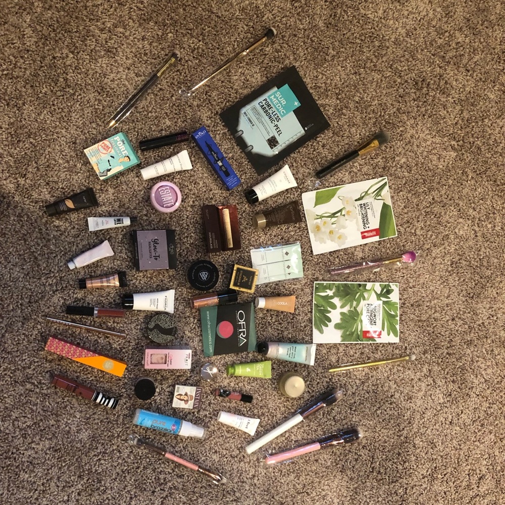 Makeup samples lot 46pcs